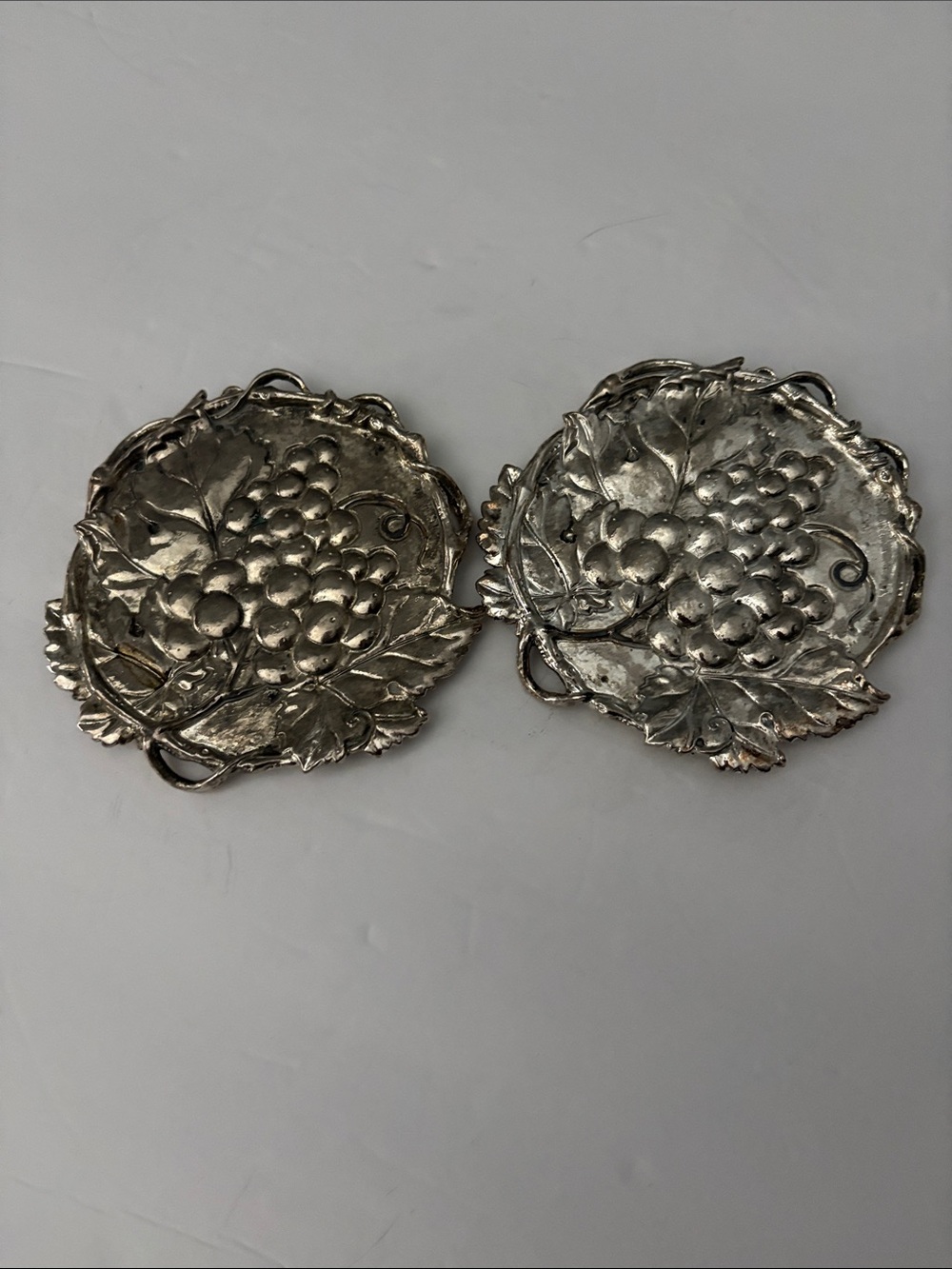 Silver Grape Motif Home Accent Dishes